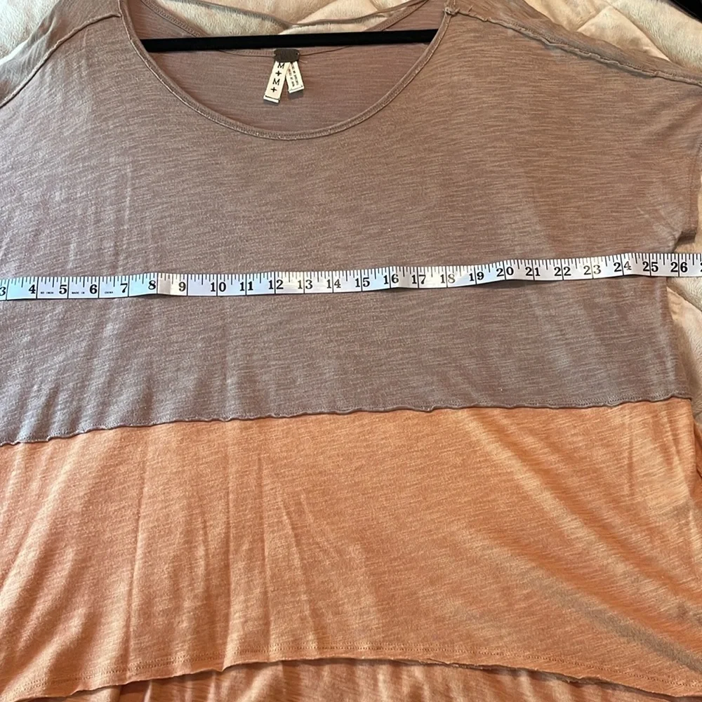 Free People 2 tone oversized top tan / orange size m - Picture 6 of 9
